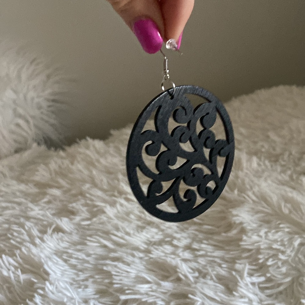Very unique earrings! - Picture 3 of 3